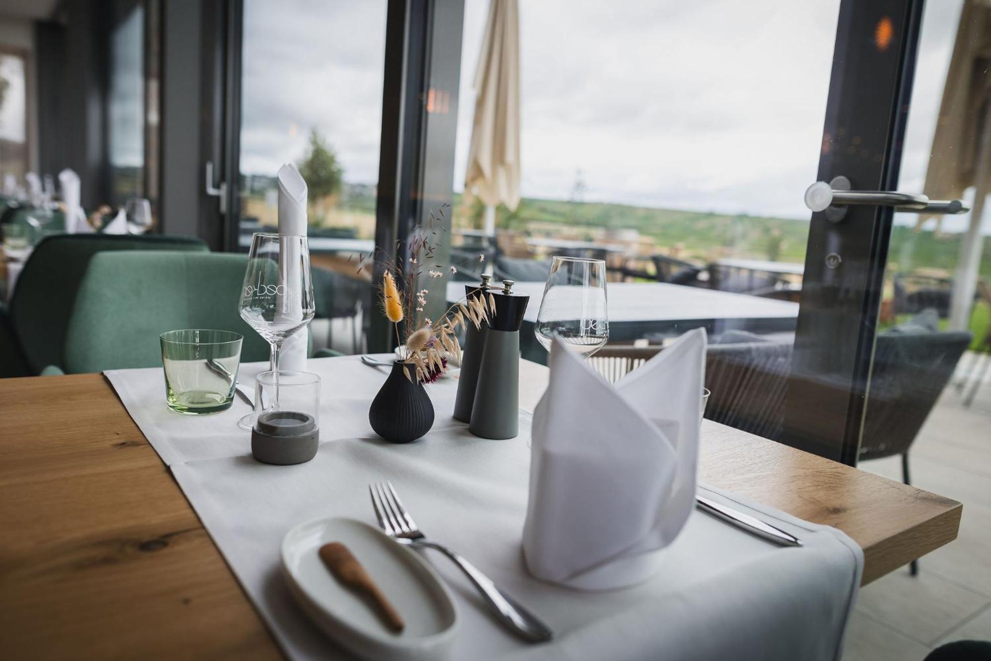 Weinzuhause Hotel-Restaurant-Vinothek Mommenheim Dış mekan fotoğraf