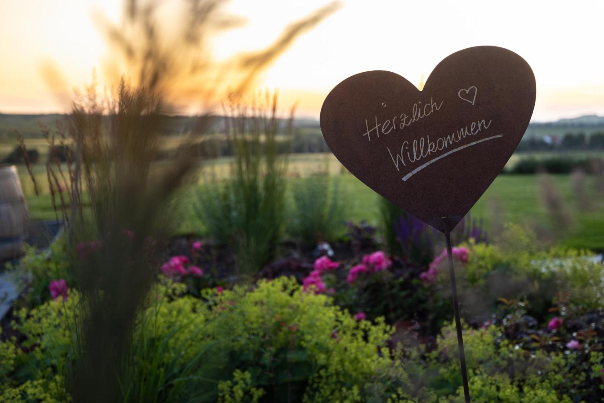 Weinzuhause Hotel-Restaurant-Vinothek Mommenheim Dış mekan fotoğraf